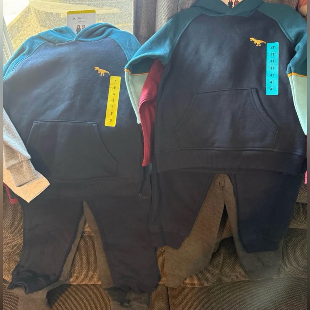 Kids Headquarters 4 Piece Dinosaur Sweat Set NWT 5T